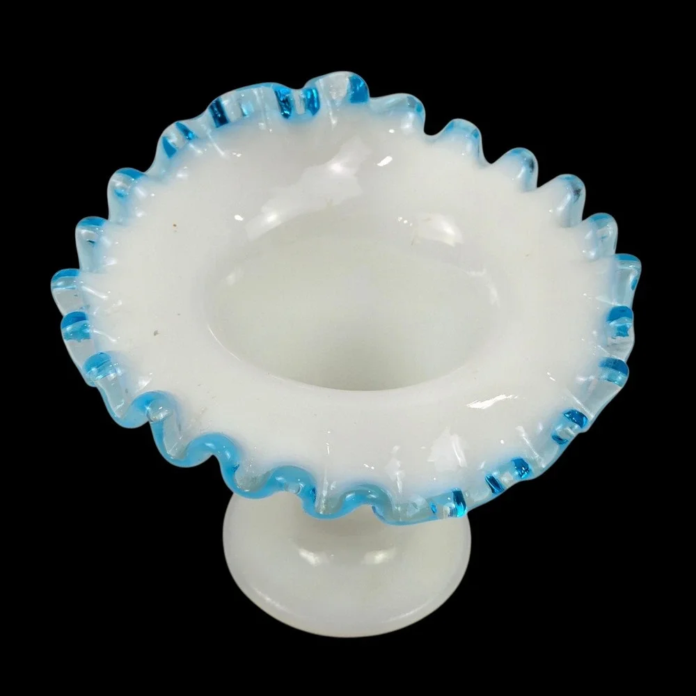 Vintage Fenton Milk Glass Ruffled Fan Edge Aqua Blue Crest Bud Vase MINT COND